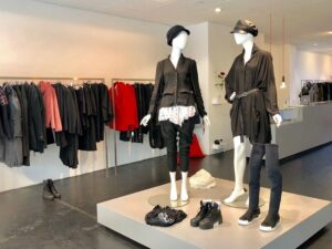 Best womens clothing stores Frankfurt makeup cosmetics near you